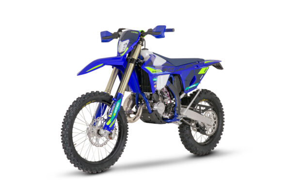 4 125 SE FACTORY 2027 1200x800 1 600x400 1.jpg