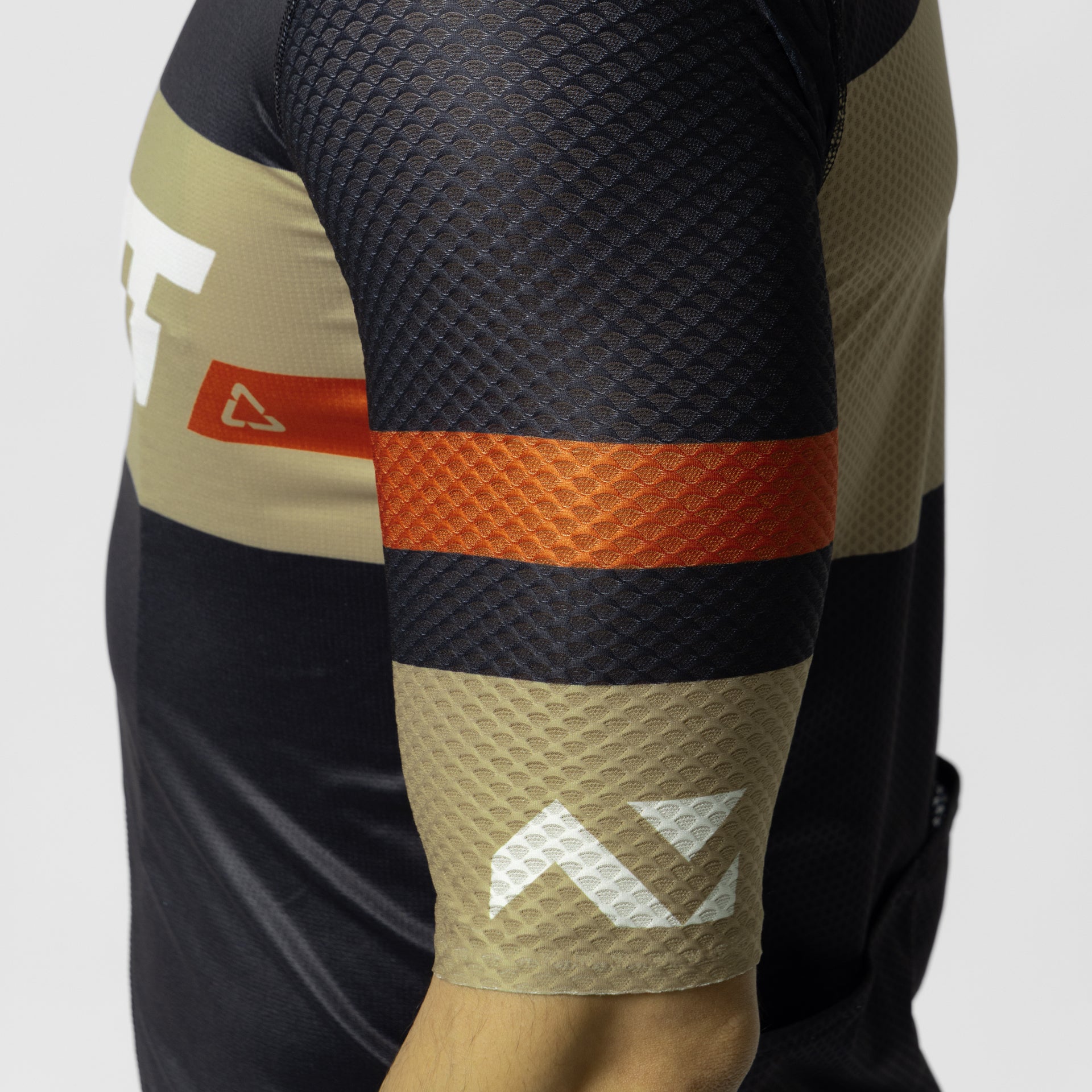 33993 Leatt Jersey MTB Endurance 6.0 RetroBlack 5 5027020100.jpg