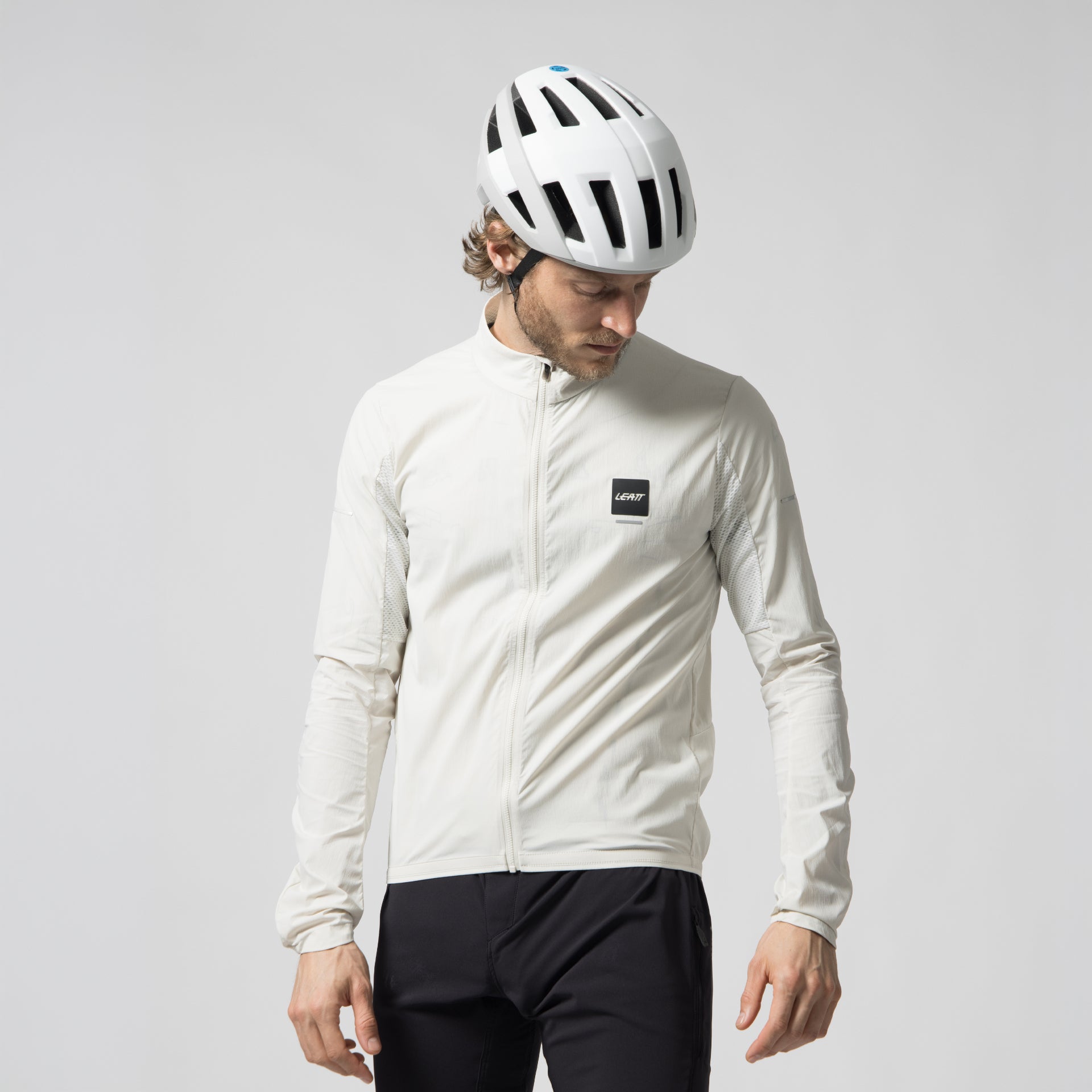 34064 Leatt Jacket MTB Windblock 2.0 CreamWhite 2 5027021300 00e98b98 b0aa 41f0 943b 6a952f155a70.jpg