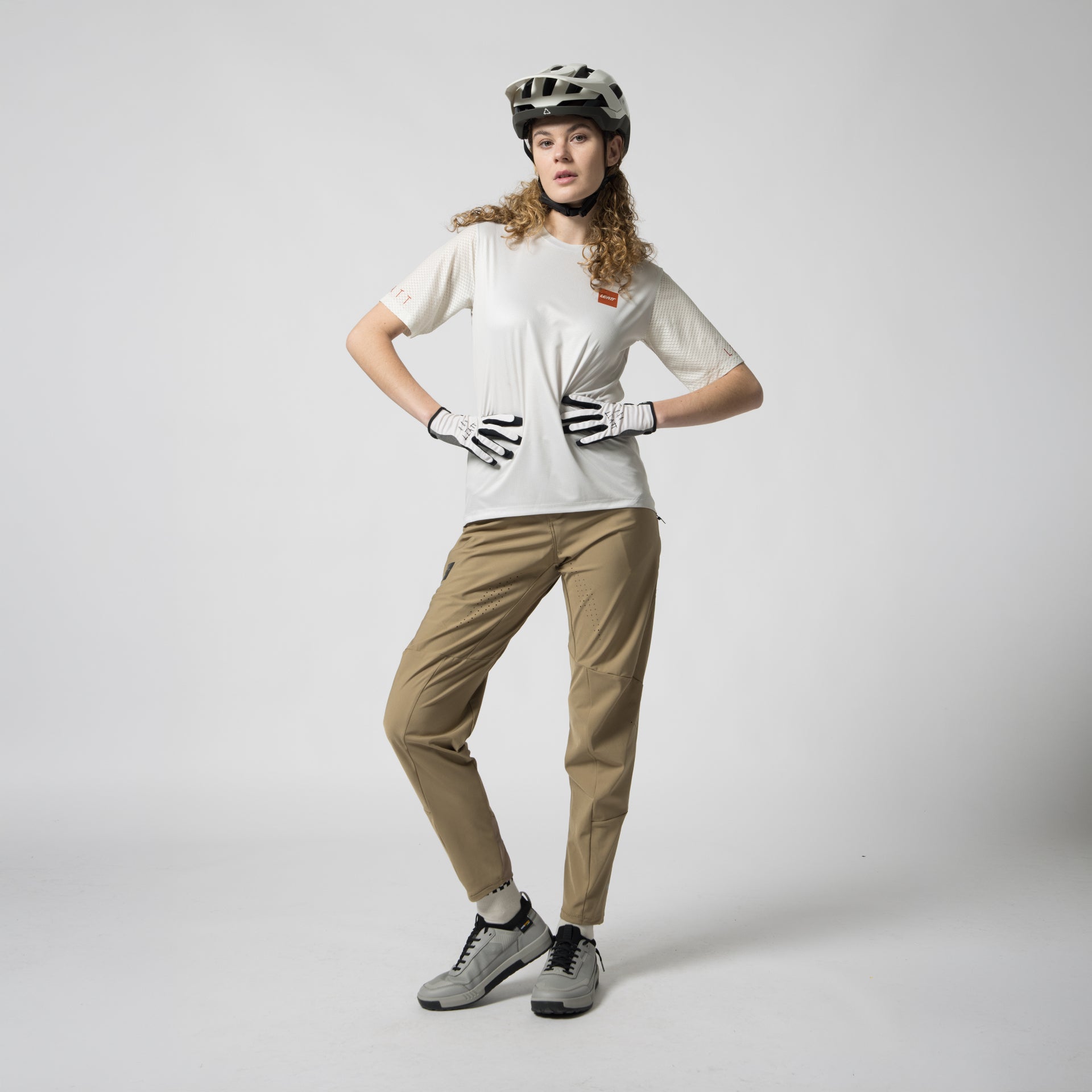 34177 Leatt Pants MTB Trail 2.0 Women WornKhaki 3 5027022590.jpg