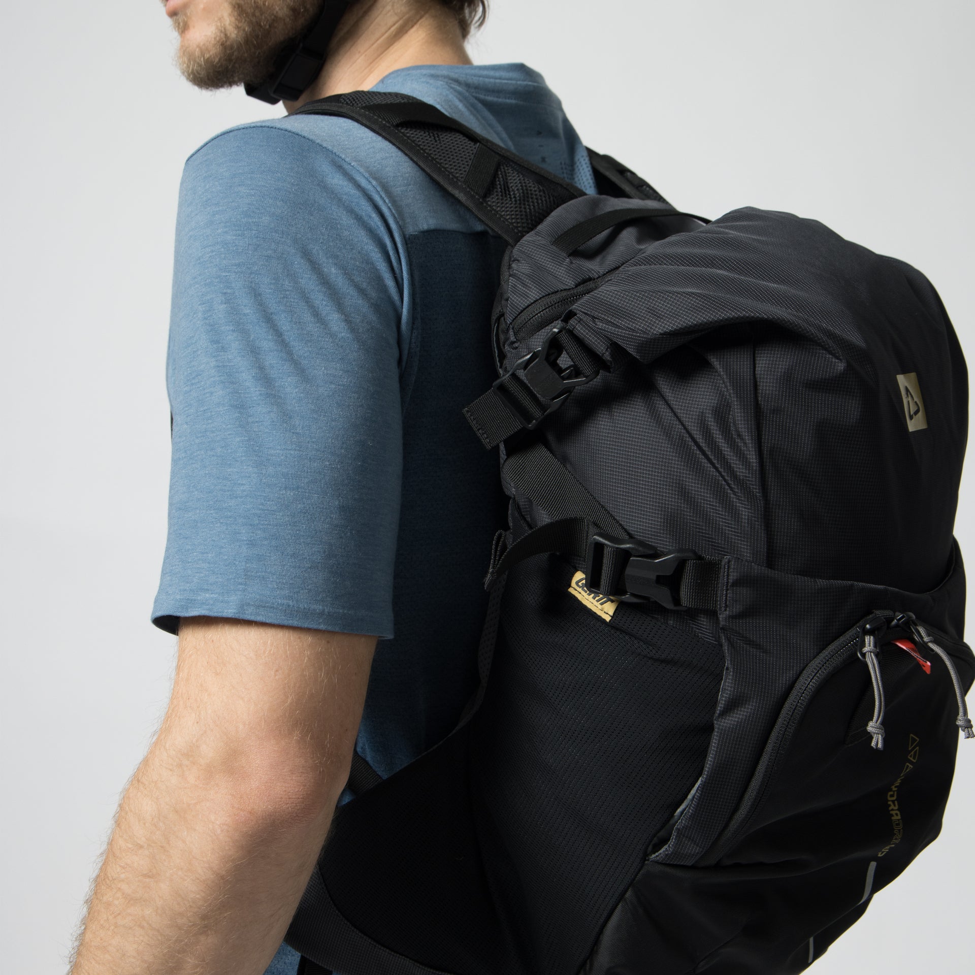 34254 Leatt Hydration MTB HydraDri Backpack 5 7027020220 8c3a1a21 d956 4419 817a 3265b8612848.jpg