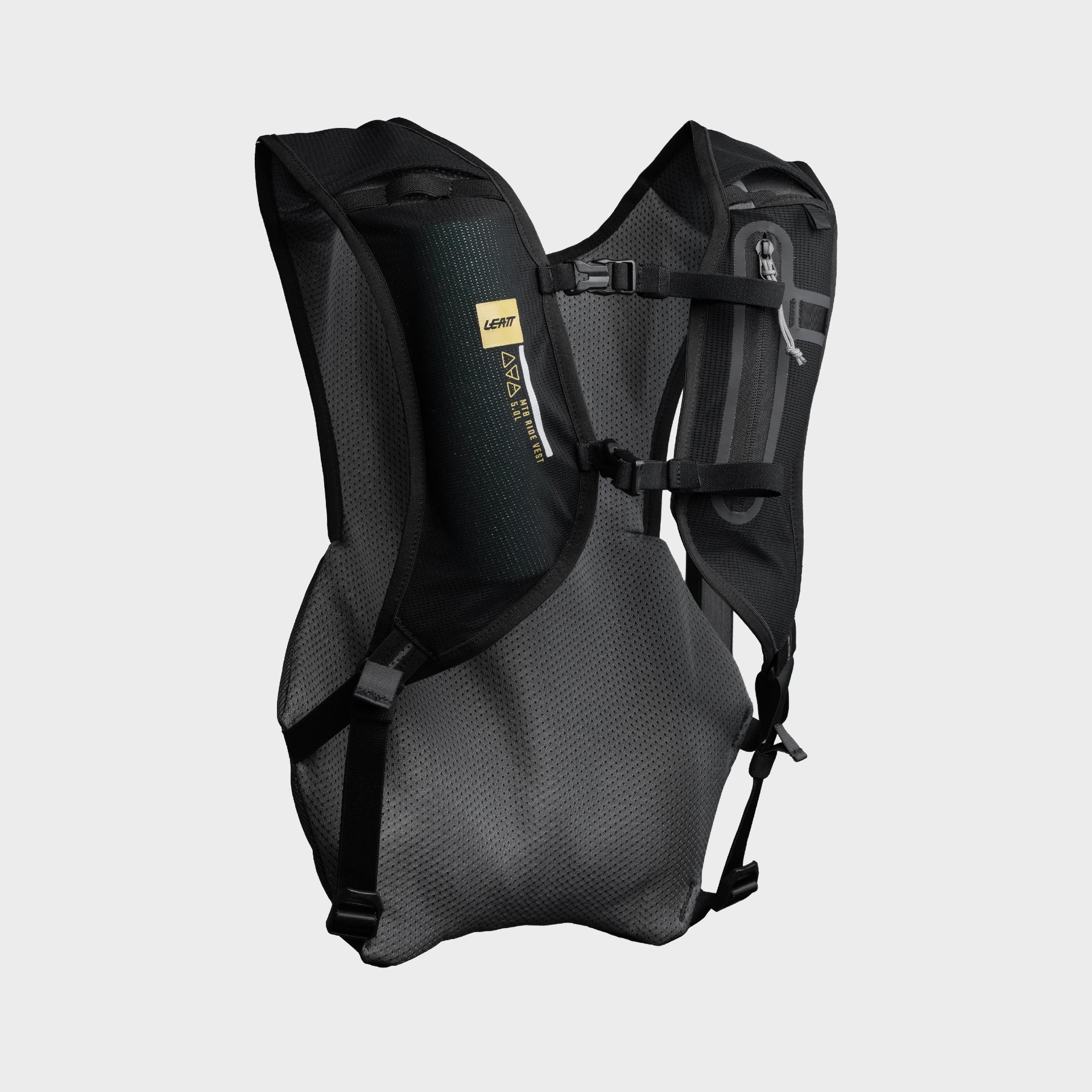 34255 Leatt Hydration MTB Hydration Vest 2 7027020240 79df0112 f81e 415b 9915 eb0baefcd7fe.jpg