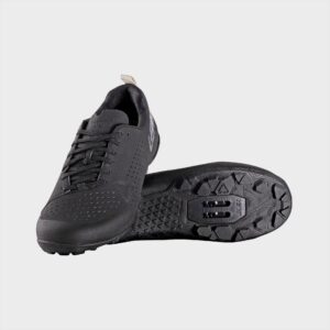 34402 Leatt Shoe 2.0 Endurance Clip Black Pair 3026057610 215202b5 9b2b 4a84 ae63 eec7e9df25a1.jpg