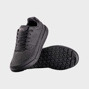 34404 Leatt Shoe 2.0 Flat Black Pair 3026057910 f64197d0 83b8 446d 93b5 d8492268f890.jpg