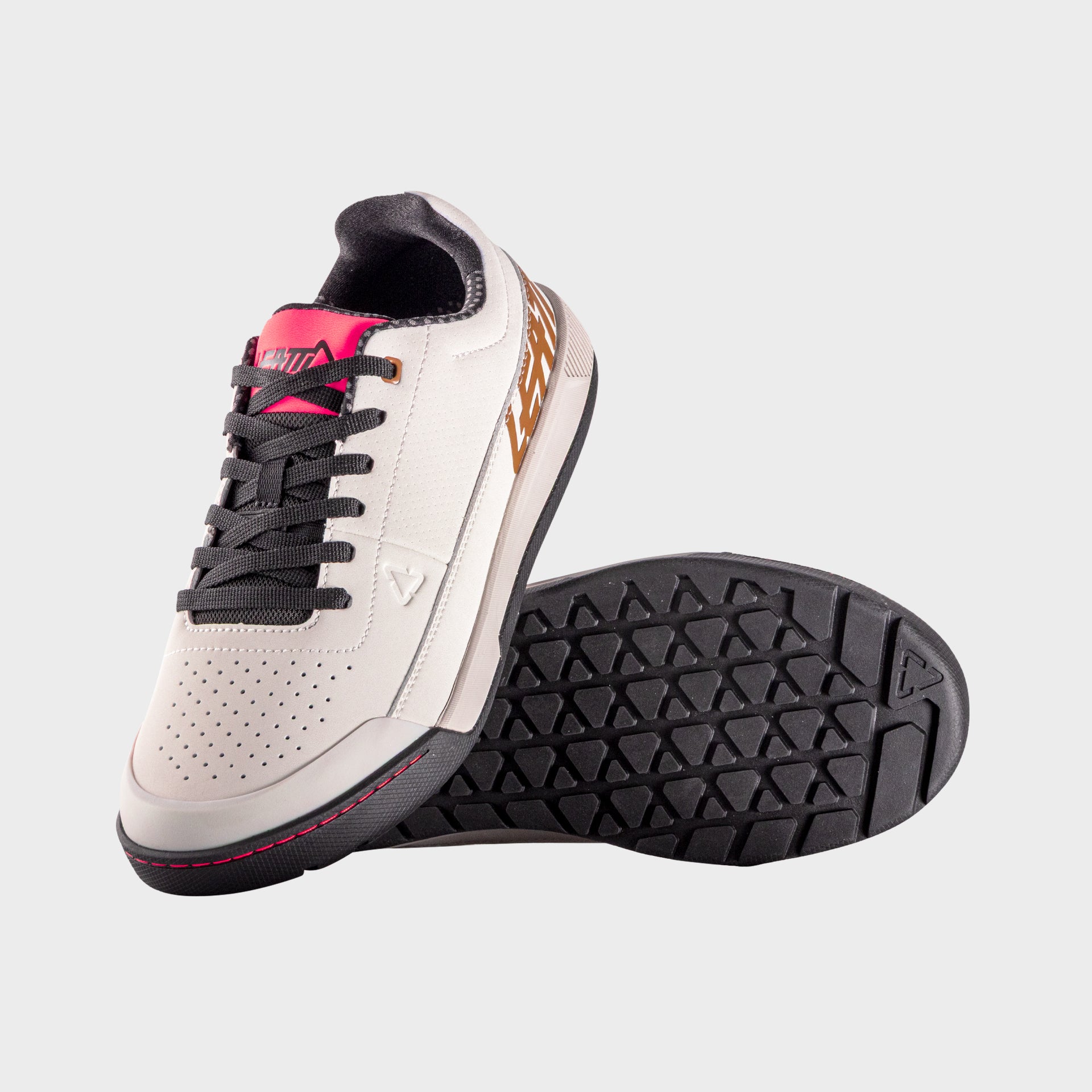 34405 Leatt Shoe 2.0 Flat CreamWhite Pair 3026057960 9b6e0c31 e68c 4f4b 938e 44cc9917d698.jpg