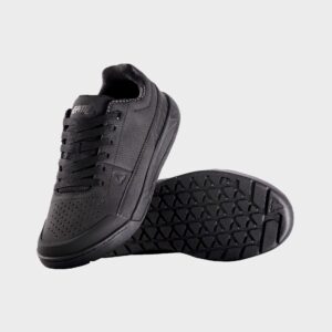 34439 Leatt Shoe 2.0 Flat Black Women Pair 3026060480 f7210bf8 9e80 49ce 8863 cf7dcf1788fc.jpg