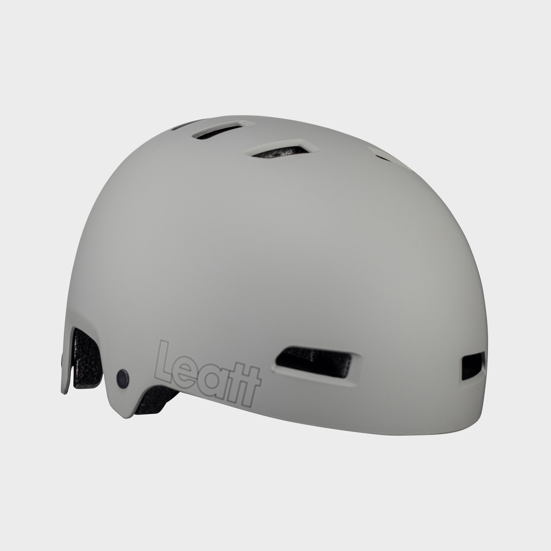 34454 Leatt Helmet MTB Urban 2.0 V24 Granite Junior IsoRight 1024120720 34de47c8 fead 42bb a2b6 bf76896a9429.jpg