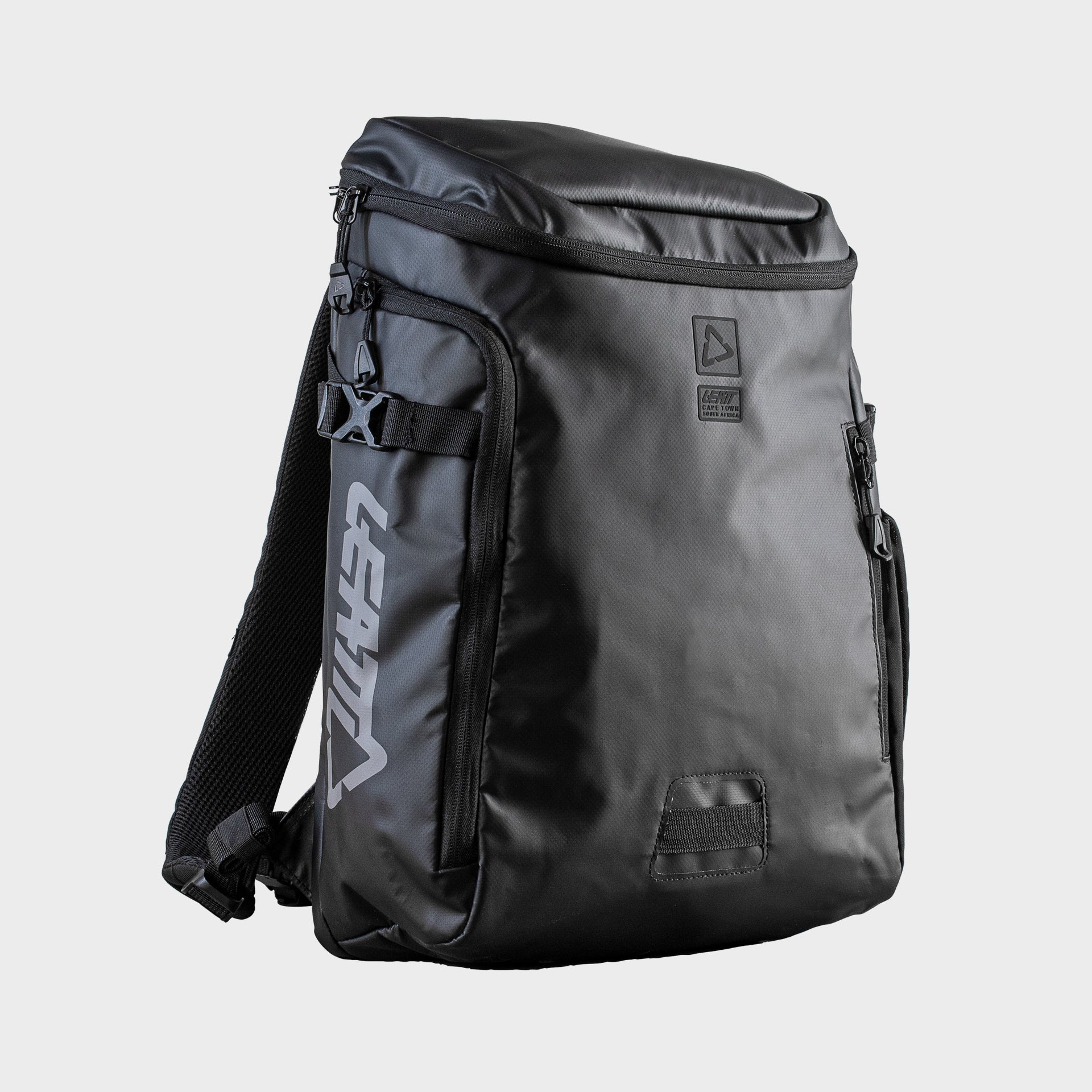 38957 BackPack LapTop front 7024400100.jpg
