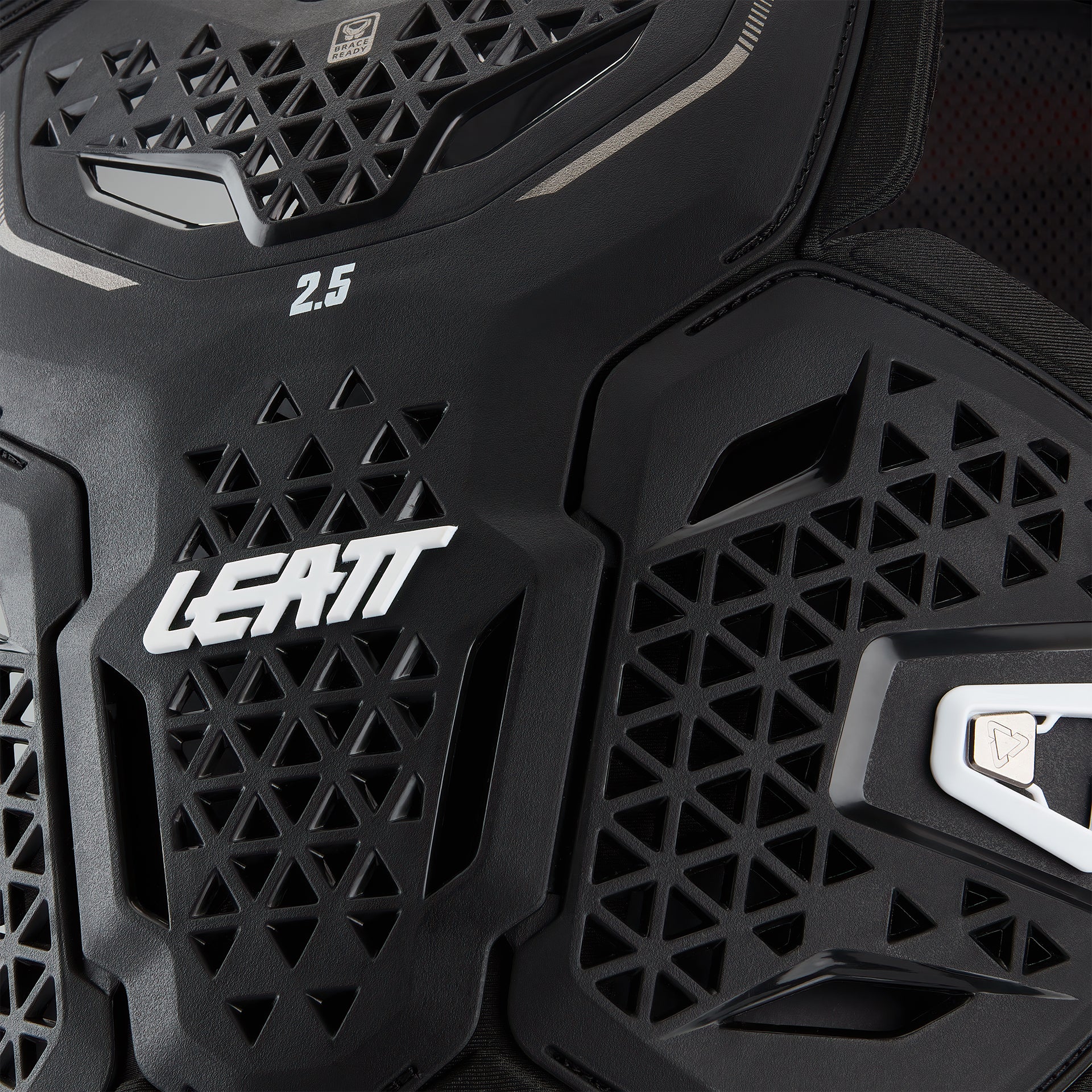 41922 Leatt Protection ChestProtector 2.5 Hybrid Black 6 1026010150 92455731 29fe 4d1b 8d3c fbaee957d288.jpg