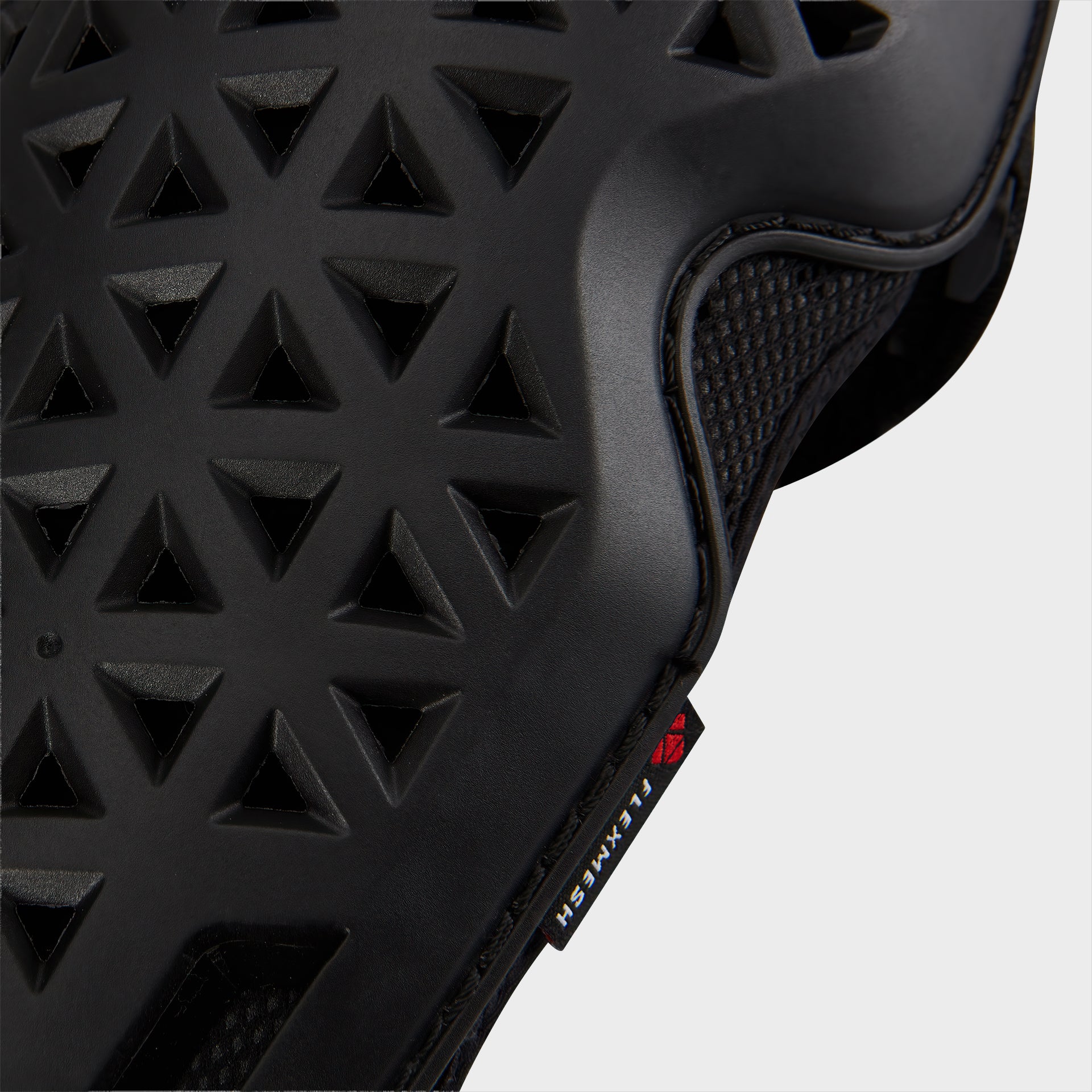 41963 Leatt Protection ElbowGuard FlexMesh Lite Black 4 5027011250 8441361c ca56 41a7 ac72 8e26623bd1c7.jpg