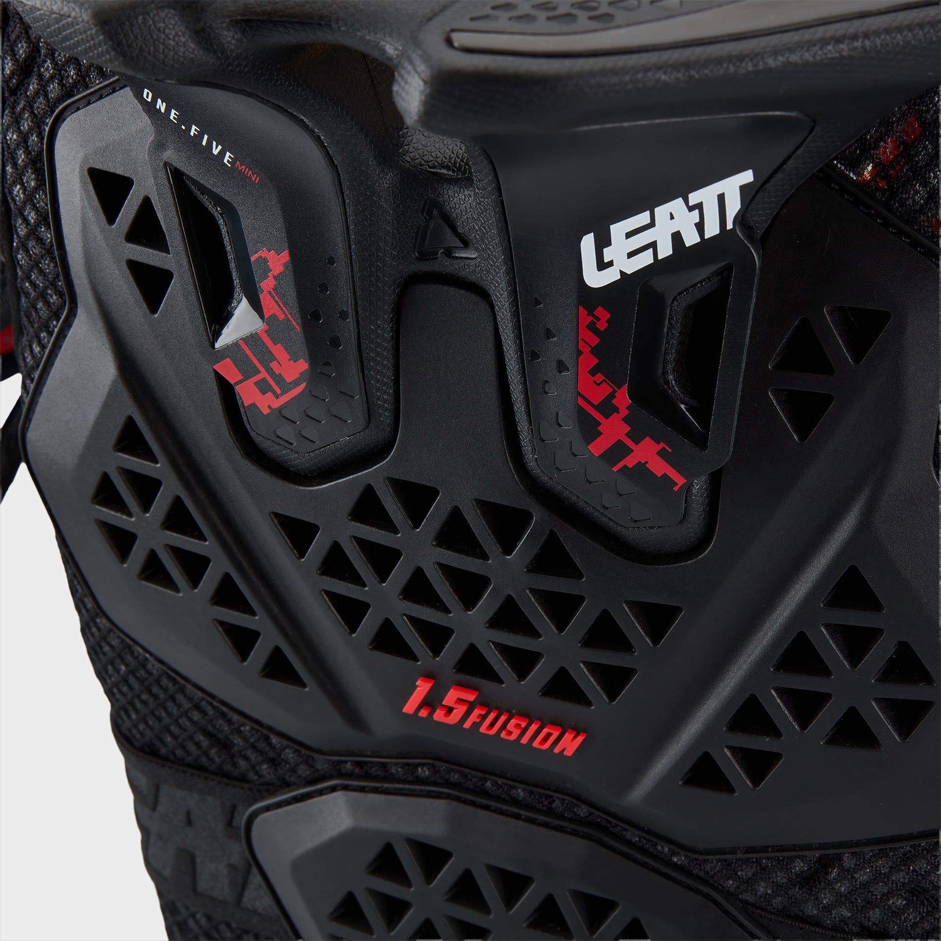 41976 Leatt Protection Fusion Vest 1.5 Mini Black 3 1027011100 b6a9a81e 0ea0 45c0 ad6d 132607a01328.jpg