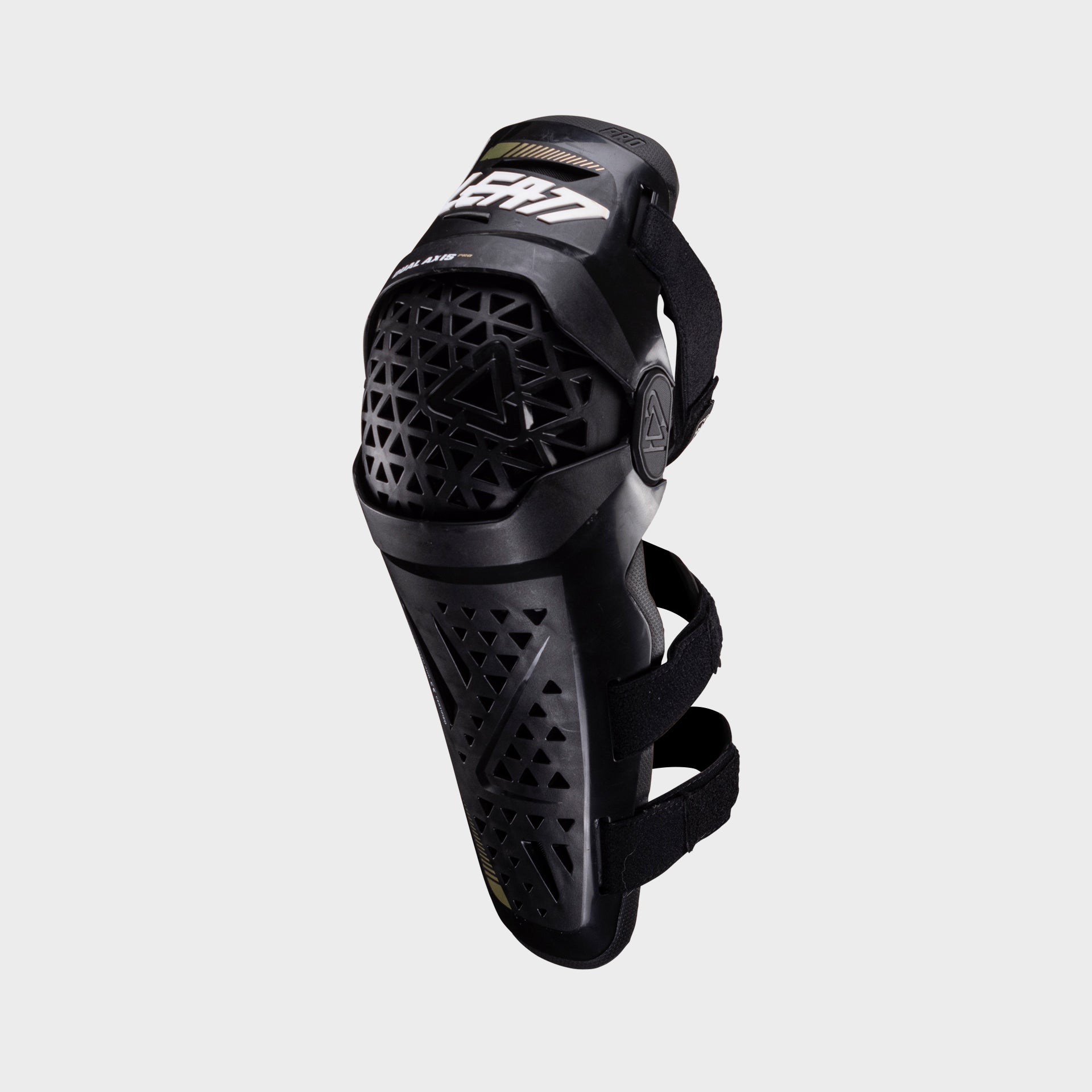 42021 DAP Black Left 5024060790.jpg