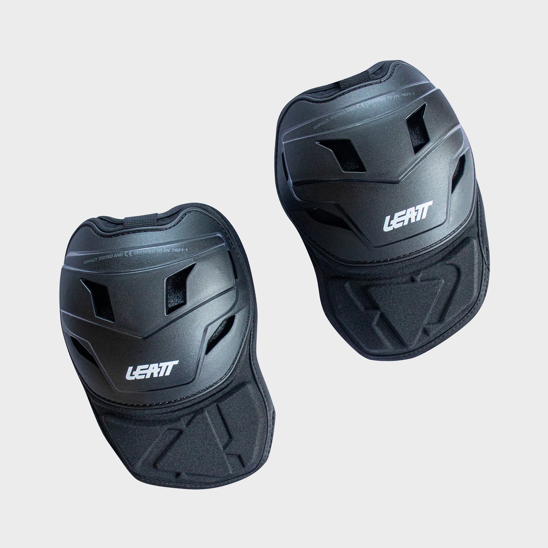42060 Leatt Shoulder Guards 5.5 Pro HD Black Pair Jr 4022080520.jpg