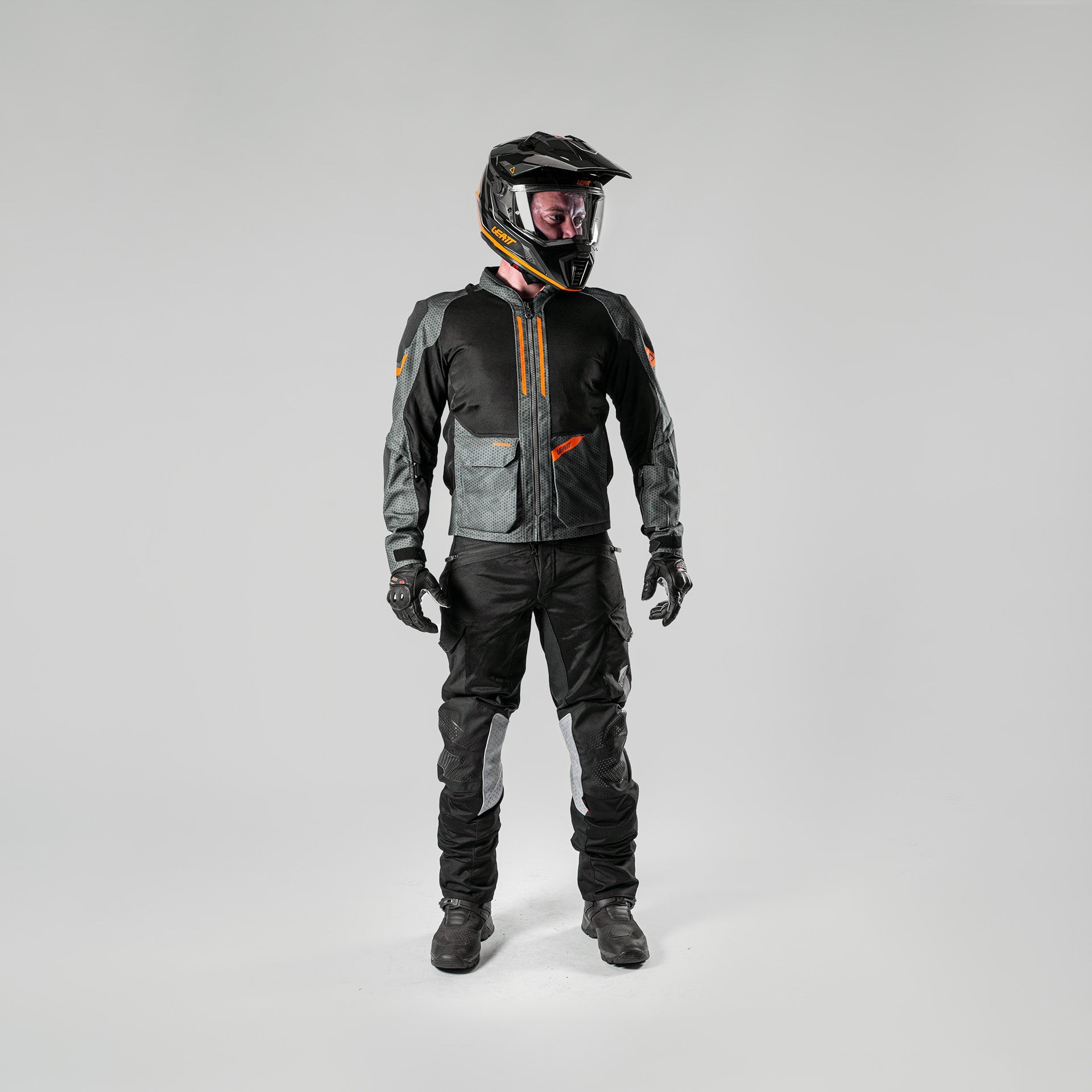 Leatt 2026 JacketADV 4.5FlowTour Short IronGrey BodyFront 5026002450 b3b3f8ef 8987 48f9 8f32 3ede415cbff1.jpg