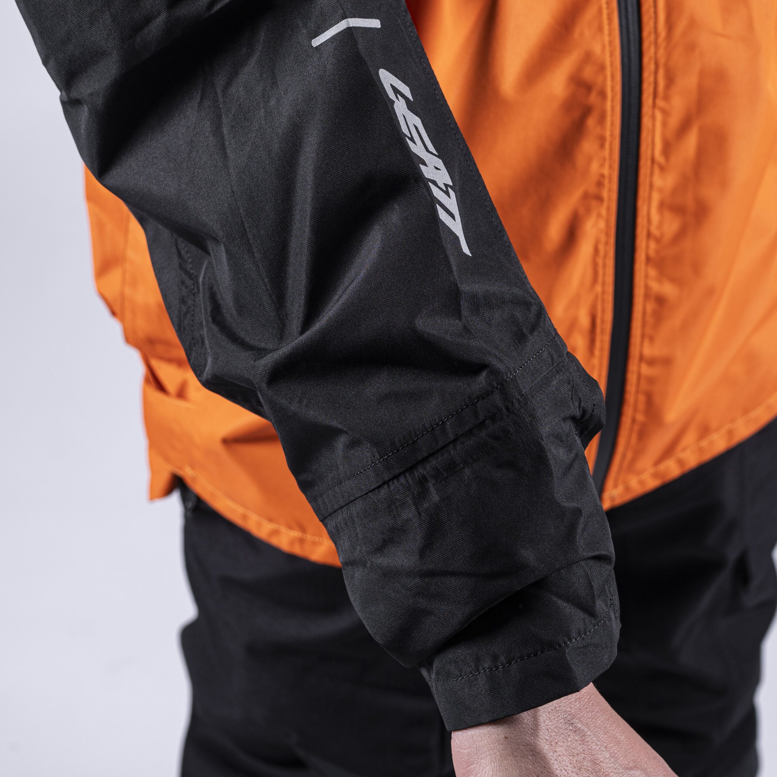 Leatt 2026 JacketADV RaceCover Orange Tech2 5026002900 3b309f40 9187 48e5 a218 5c8e1a54f5c2.jpg