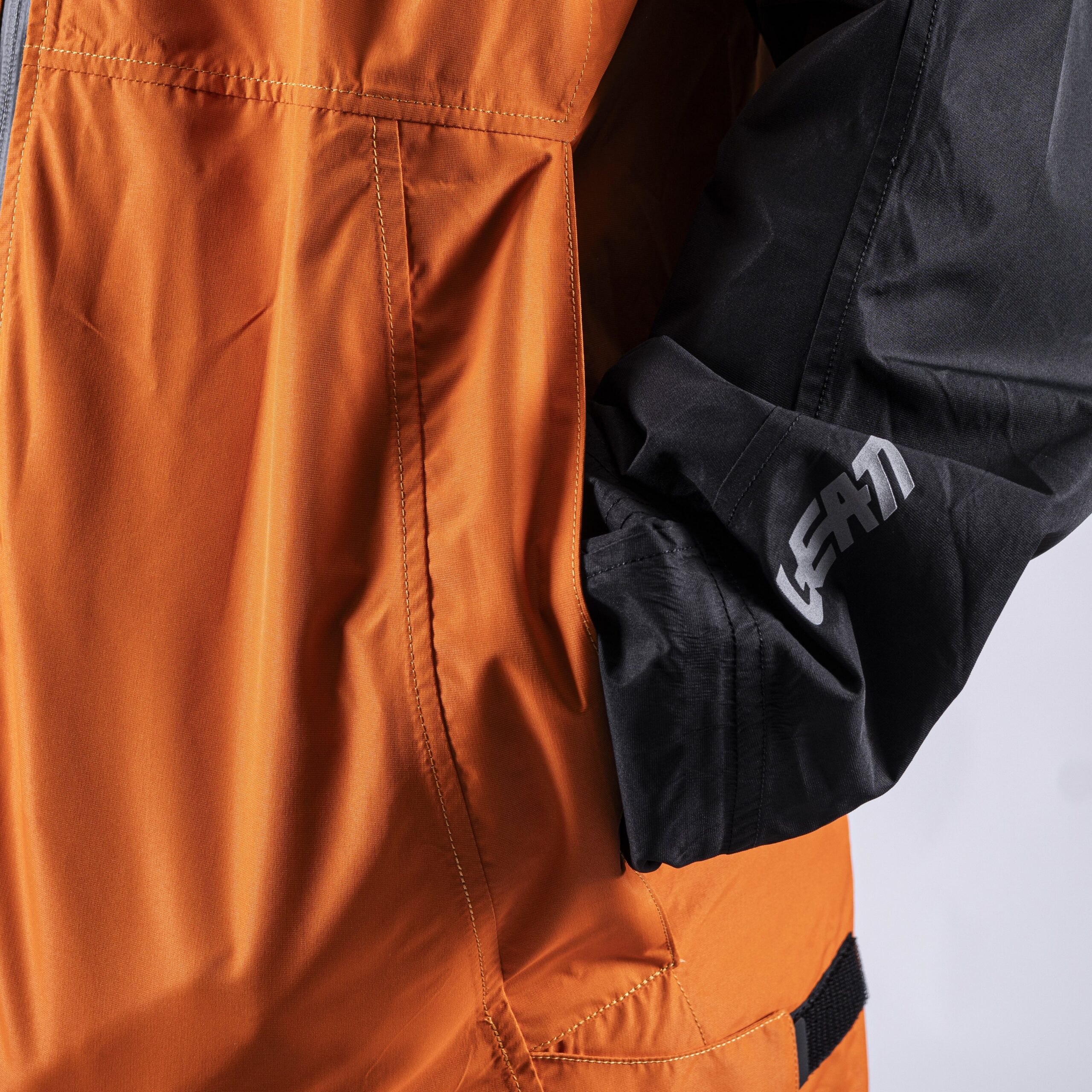 Leatt 2026 JacketADV RaceCover Orange Tech4 5026002900 980c9a21 bd61 4169 95bf 6209abf2e5fe.jpg