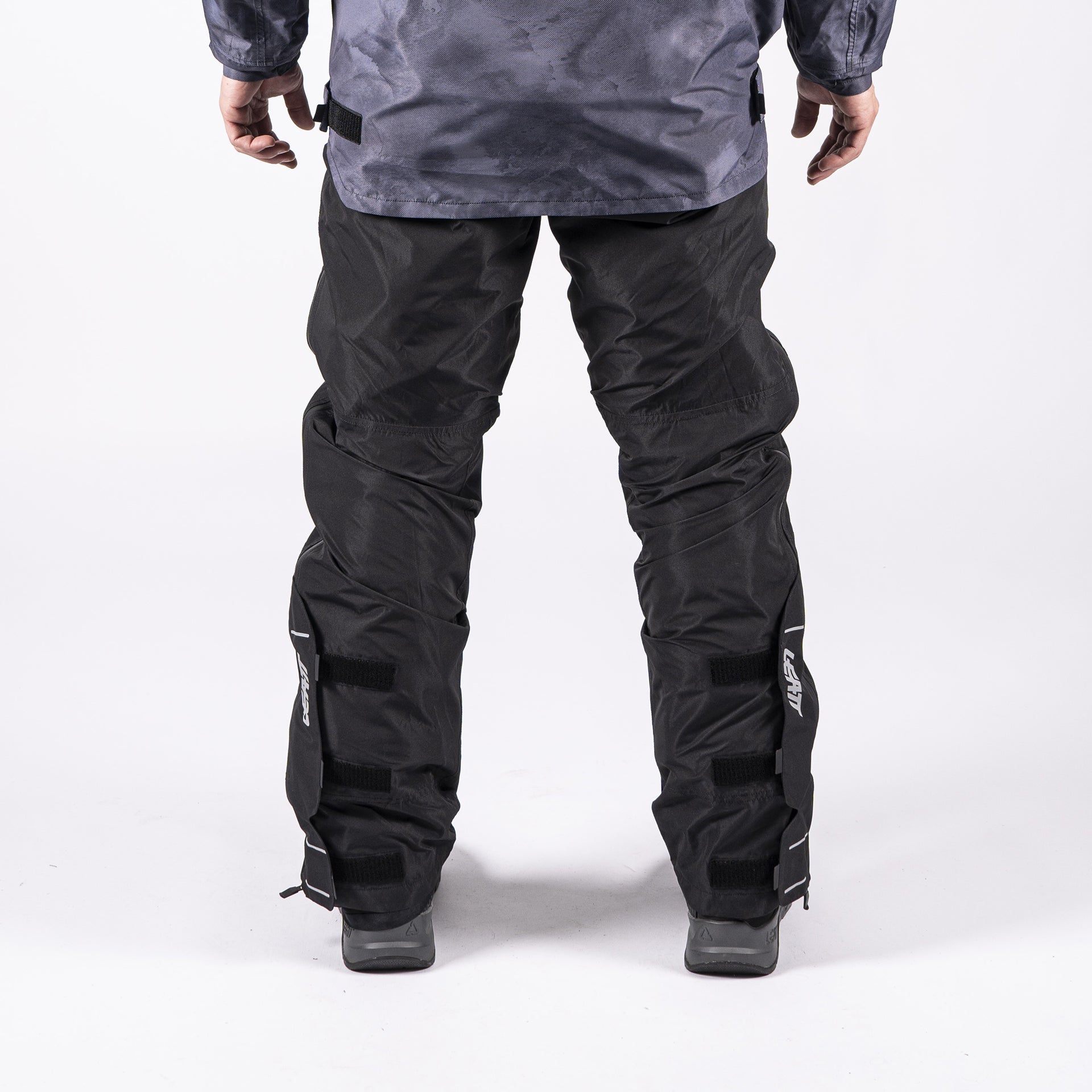 Leatt 2026 PantsADV RainCoverPants Back 5026002950 4ced39e2 6243 4e95 9333 718a96a5340f.jpg