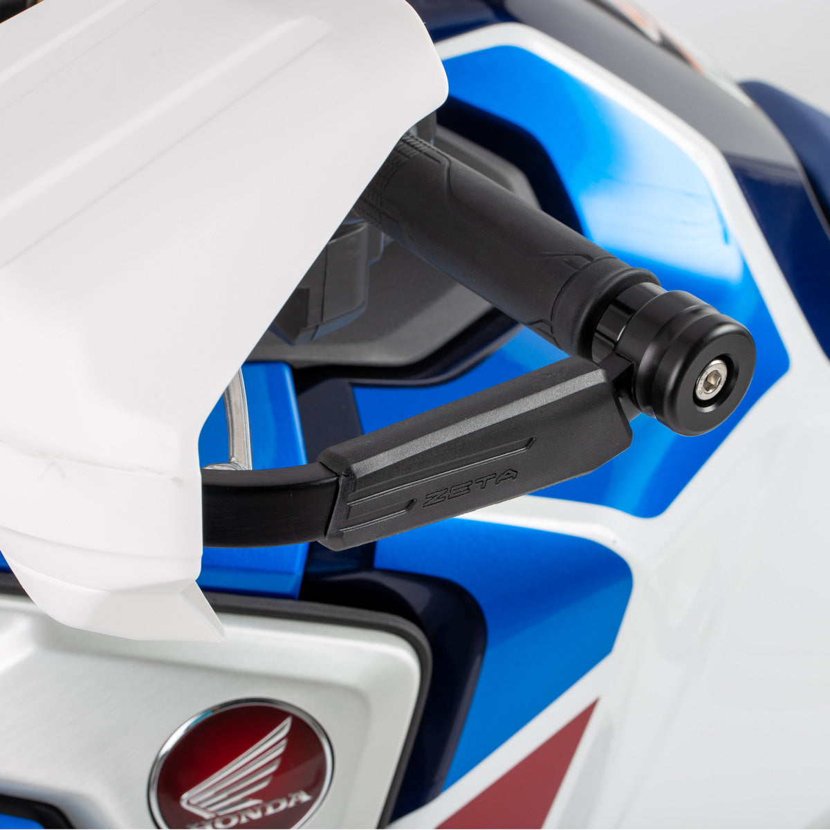 ze72 6881 detail01.jpg